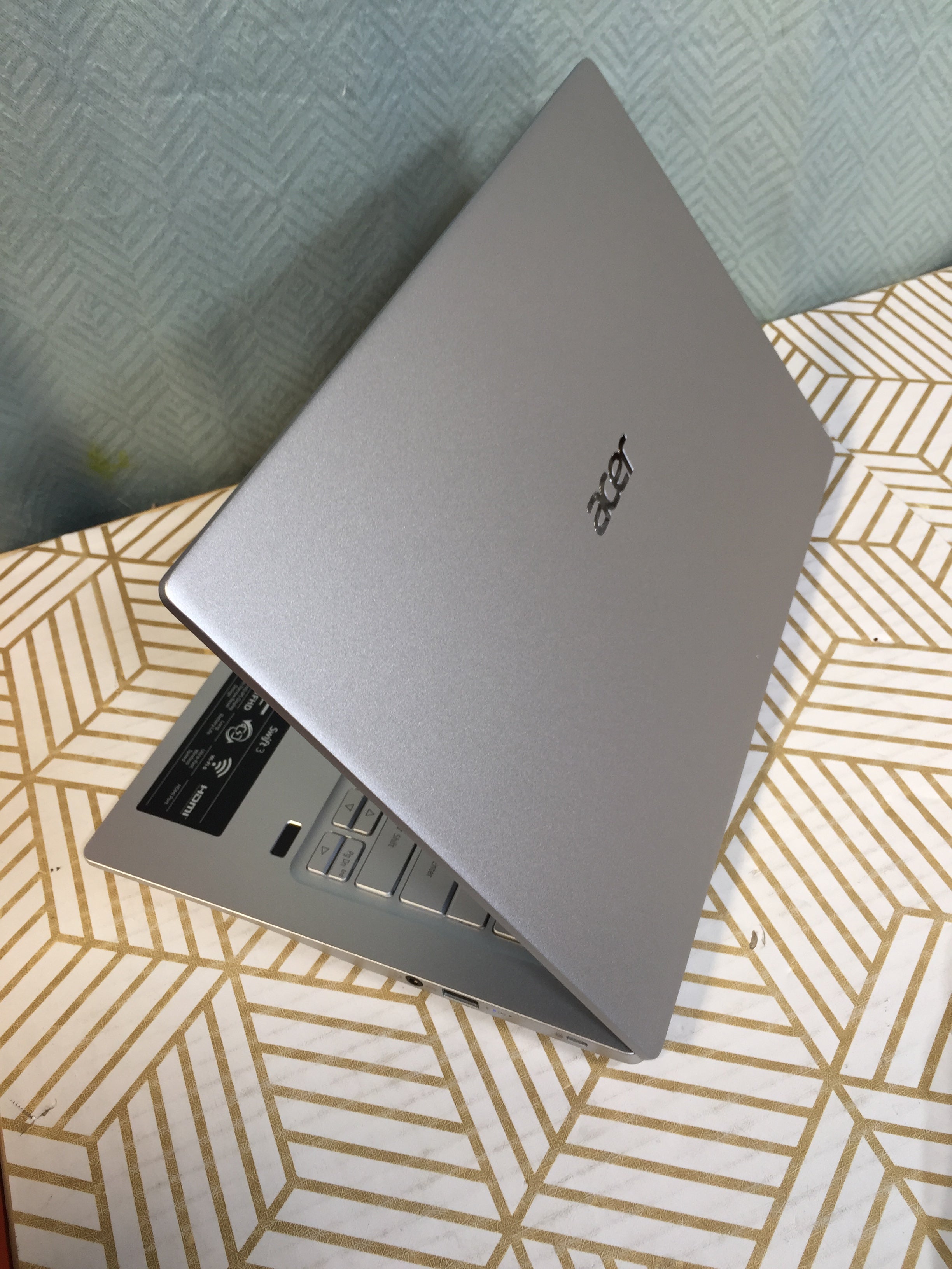 Acer Swift 3 Thin & Light Laptop, 14" Full HD IPS, AMD Ryzen 7 4700U Octa-Core (7975136887022)